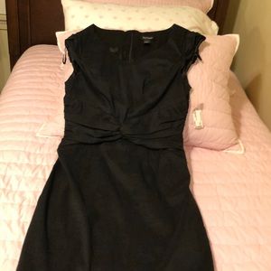 Blk crêpe material sz 8 Wht house blk house